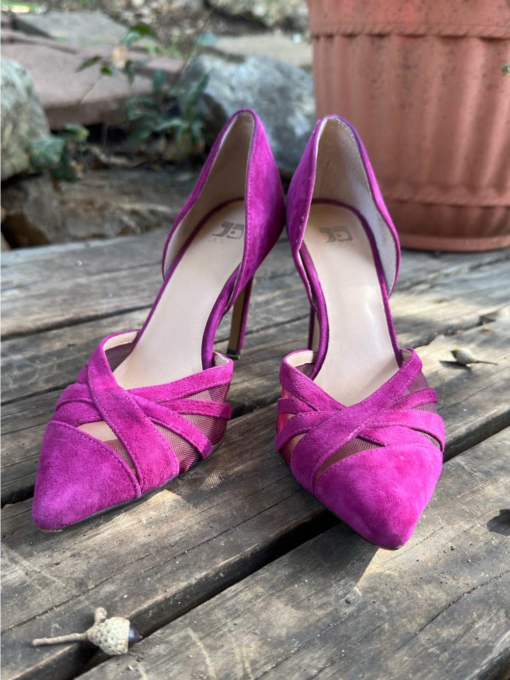 Fuchsia Suede Pointed-Toe Joe’s Jeans heels